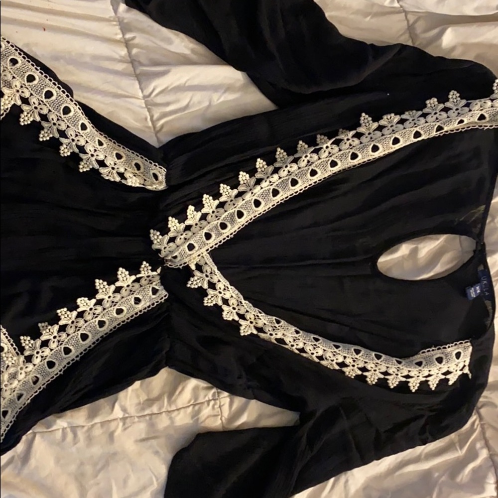 Romper black and a beige